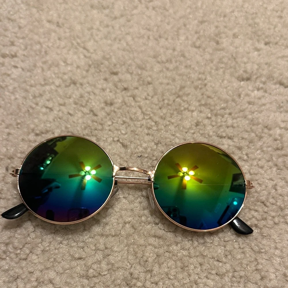 Round Sunglasses with Reflective Lenses